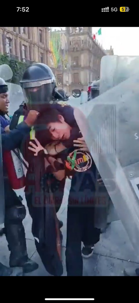 VMOSN's tweet image. Inaceptable la represión del gobierno.