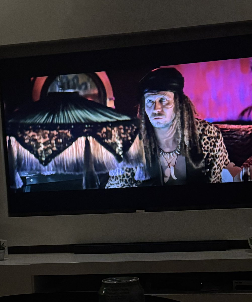 nicsulsky's tweet image. It's 11:15pm and you turn the channel and it's one of the best scenes of all time ❤️

Only thing better is...best scene of all time is minutes away 😍

#WhiteBoyDay
#TheSicilianScene
#TrueRomance