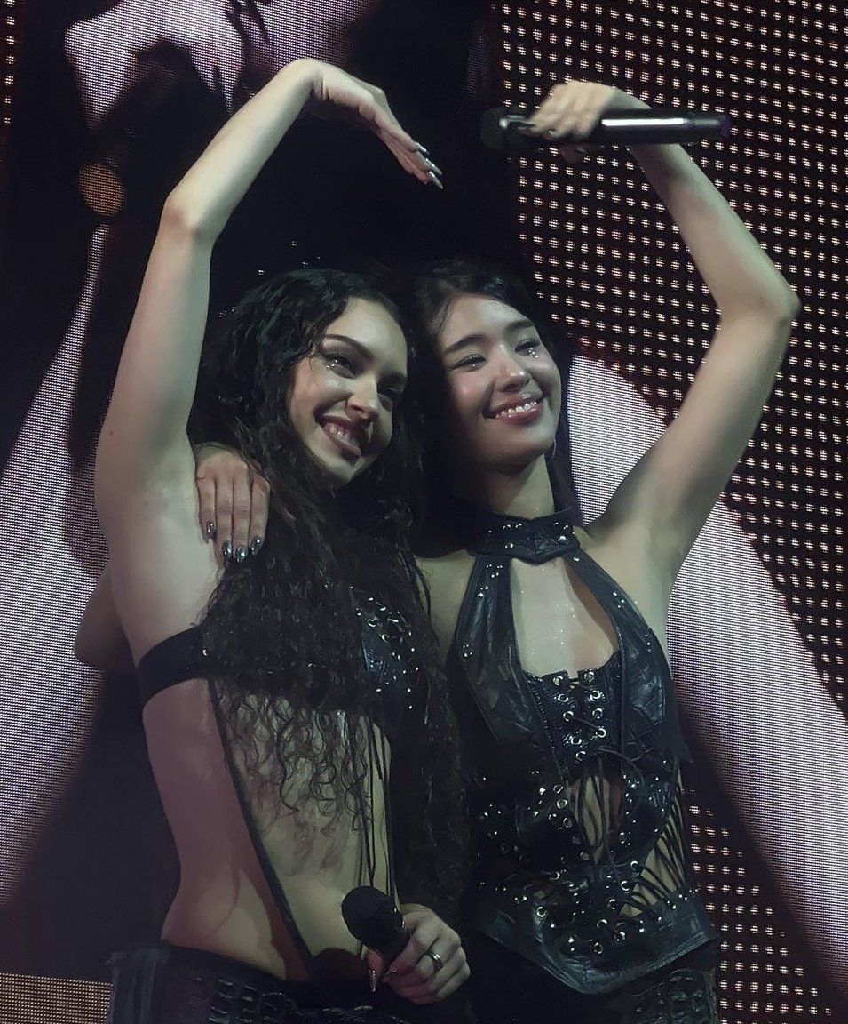 sodaniloops's tweet photo. IM ACTUALLY CRYING MY BABIES 😭 https://t.co/zMR855GgWS