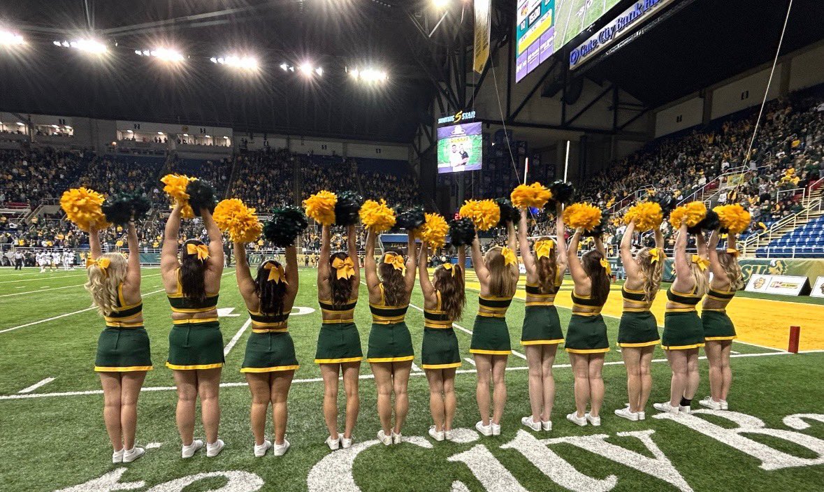 NDSUcheer's tweet photo. Bison are undefeated 🤘

#GoBison #NDSUCheer https://t.co/BzLqfbkws5