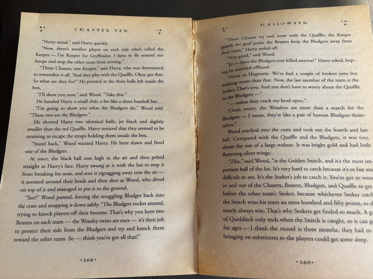 (좌) 드래곤 라자(1998)
(우) 해리 포터 1권 미국판 페이퍼백(1999년 인쇄본)