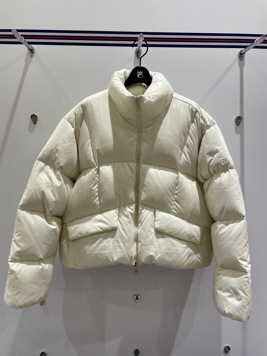 FilaJapan's tweet photo. 25FW 韓国インポートライン
Milano Down。上質なヨーロピアンプレミアムダウンを使用しており、軽くて暖かく、これからの季節に大活躍のアイテム。
FILASHOP各店でも展開中です！

Milano Short Down
品番:54DJ1F005
¥28,000+tax
サイズ:S～L
#FILA #filakorea https://t.co/ThWxK6We3g