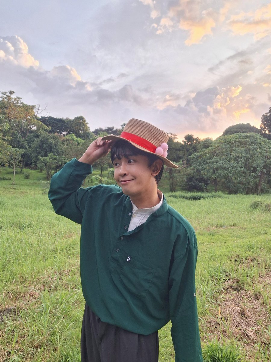 Looking for your moving castle <a href="/urfavorave/">Rave</a>

RAVES MOVING CASTLE 
<a href="/rravens_ofc/">RAVENS OFFICIAL</a>
#AMysticalRaveDay