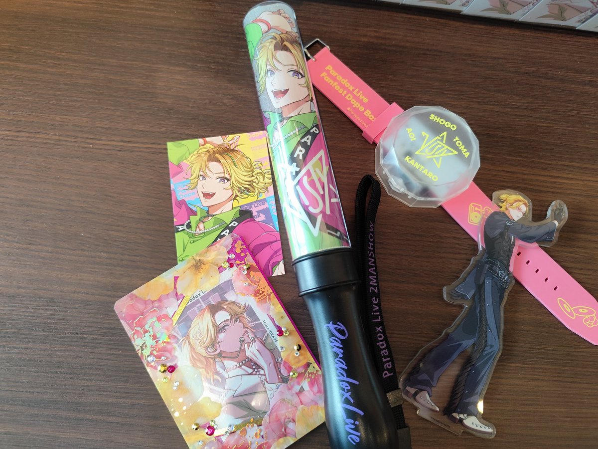 欲しいグッズも買えて特典も交換して貰えた🥰