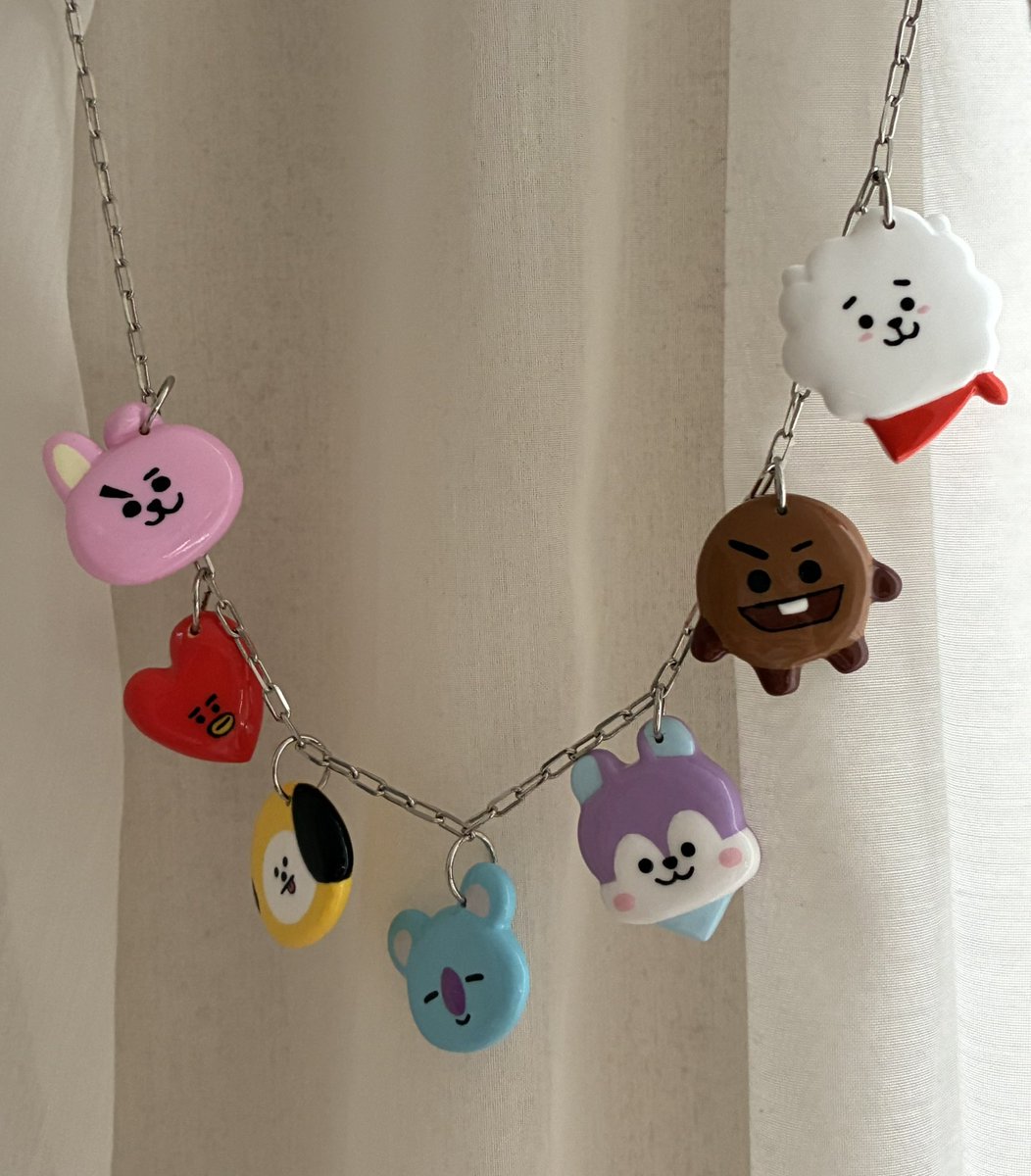 kuuKook_0901's tweet image. だいぶ遅れたけど全員集合ｼﾏｼﾀ

ｿﾛ活動もカッコ良すぎて✨目を奪われがちですが😍7人揃った姿も早く見たいね💜

この子たち見かけたら気軽に声かけてくださいね〜（実物粗くてｶﾞﾁｬｶﾞﾁｬですが😅）

ｿﾝﾑﾙのチミちゃんも完成したよー❣️🌙
#armyと仲良くなりたい
#BT21
#ハンドメイド