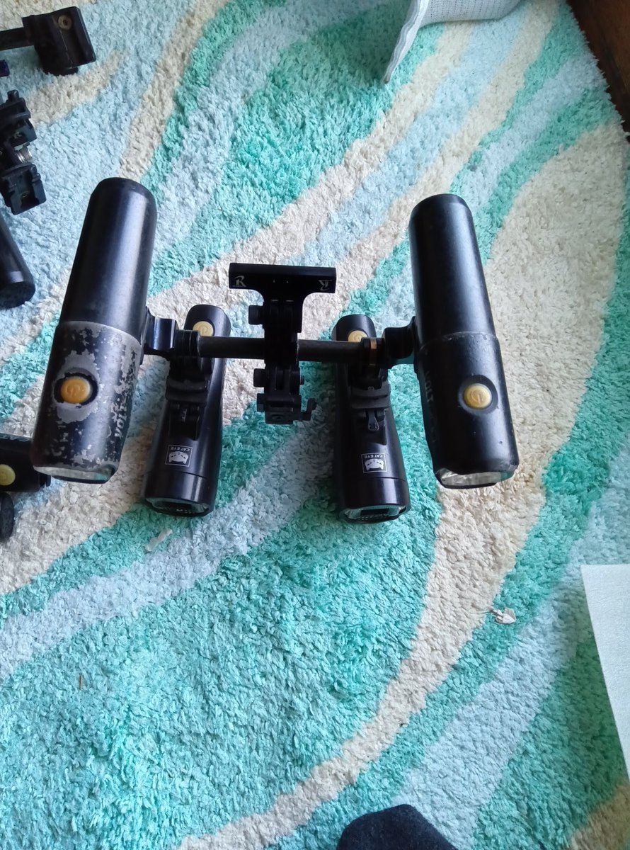 celicalb18_rg's tweet photo. レックマウントアダプターの利用で多灯ライト用にしたライトマウント格安にてお譲りします。希望価格マウント¥5000/ライト¥2000手渡し希望で。詳細はDMでの問い合わせにて。 https://t.co/k6rZxAo6T8