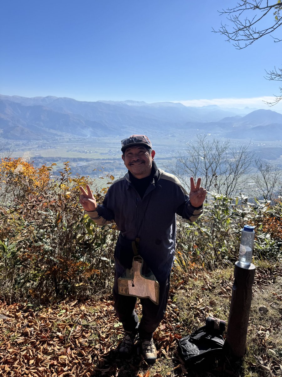 どうも、予定に振り回されがちなbossです😌
今月に入り、まずは警視庁御嶽レスキュー3講習で5日間のティーチング。週明けからは受講生としてLNT L2コースへ。憧れの信越トレイルや山行研修🏔️
そして昨夜は、32年ぶりの同窓会で東京へ。最高かよ。