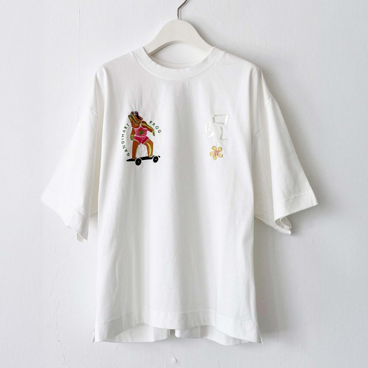 【 期間限定 】アシタノホラーショップ

RBTXCO / <a href="/rbtxco/">RBTXCO</a> 

ユニセックス＆日本製にこだわるファッションブランド RBTXCO。
「境界線のないクリエイション」を掲げ、相反する要素を自由に溶け合わせた表現が魅力のブランドです。

今回は、祝祭の呪物室の「チャーミー」＆「GANGIMARI FROG」