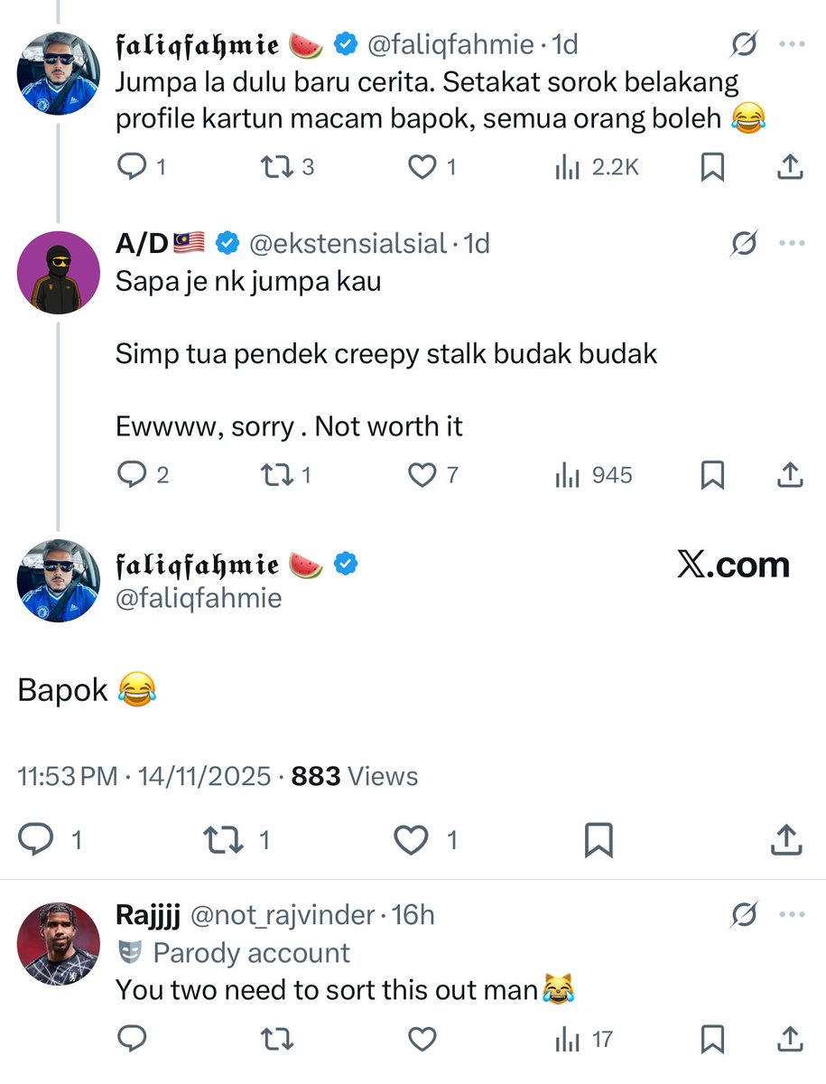 ekstensialsial's tweet photo. On

Setelah aku berbincang dengan peguam aku, maka eloklah kemelut ini diselesaikan dengan cara begini:

Dengan ini aku bersetuju untuk berjumpa dengan @faliqfahmie .

Dengan syarat perjumpaan itu perlulah disertakan dengan sesi sparring sukan MMA. Refree dan medic bulan sabit merah akan disediakan.

Oleh disebabkan beliau yang begitu lantang ajak aku berjumpa.

Maka aku terima jemputan simp tua ini dengan hati yang lapang.

Semua kos sparring akan diuruskan aku. Segala urusan undang-undang berkenaan dengan “friendly” sparring ini akan dijalankan mengikut undang undang Malaysia.

Harap jangan banyak pusing dan we solve this for once and all.

- Ekstensialsial