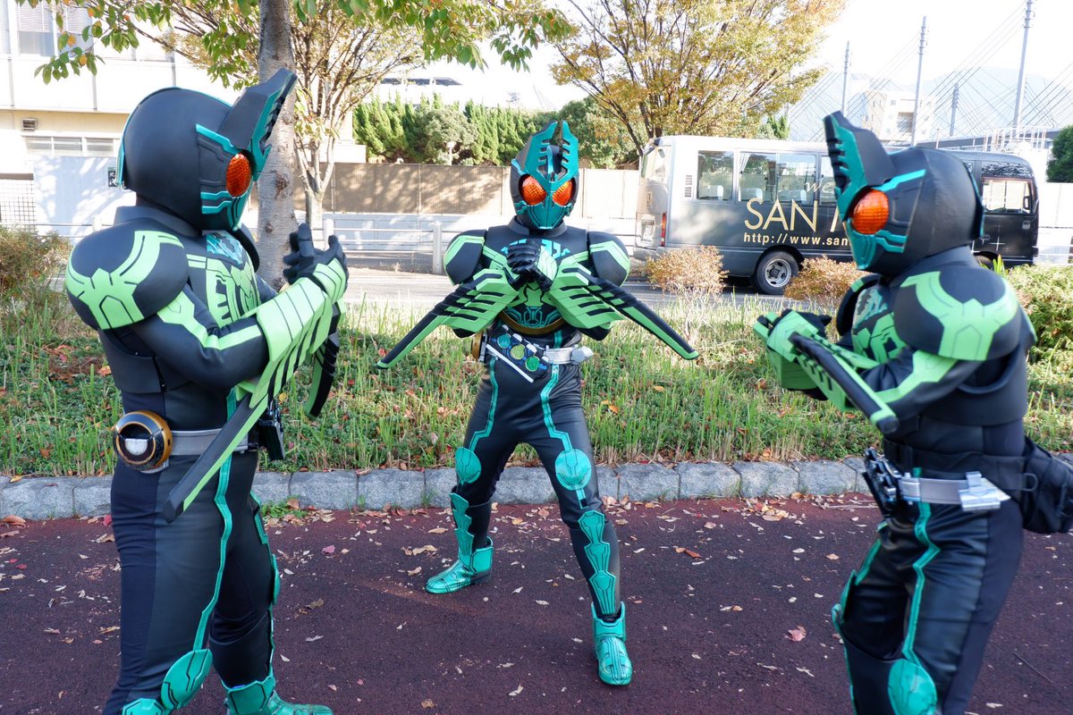 ガラポンを回すためのじゃんけんをします！

📷<a href="/sonjin4545new/">田中尊仁@昭コス2025</a> さん

#コスプレ
#KPF2025