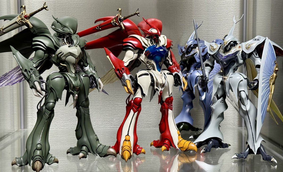 PLAMAXのヴェルビンとサーバイン、気づけばどちらも2体ずつ作ってまし