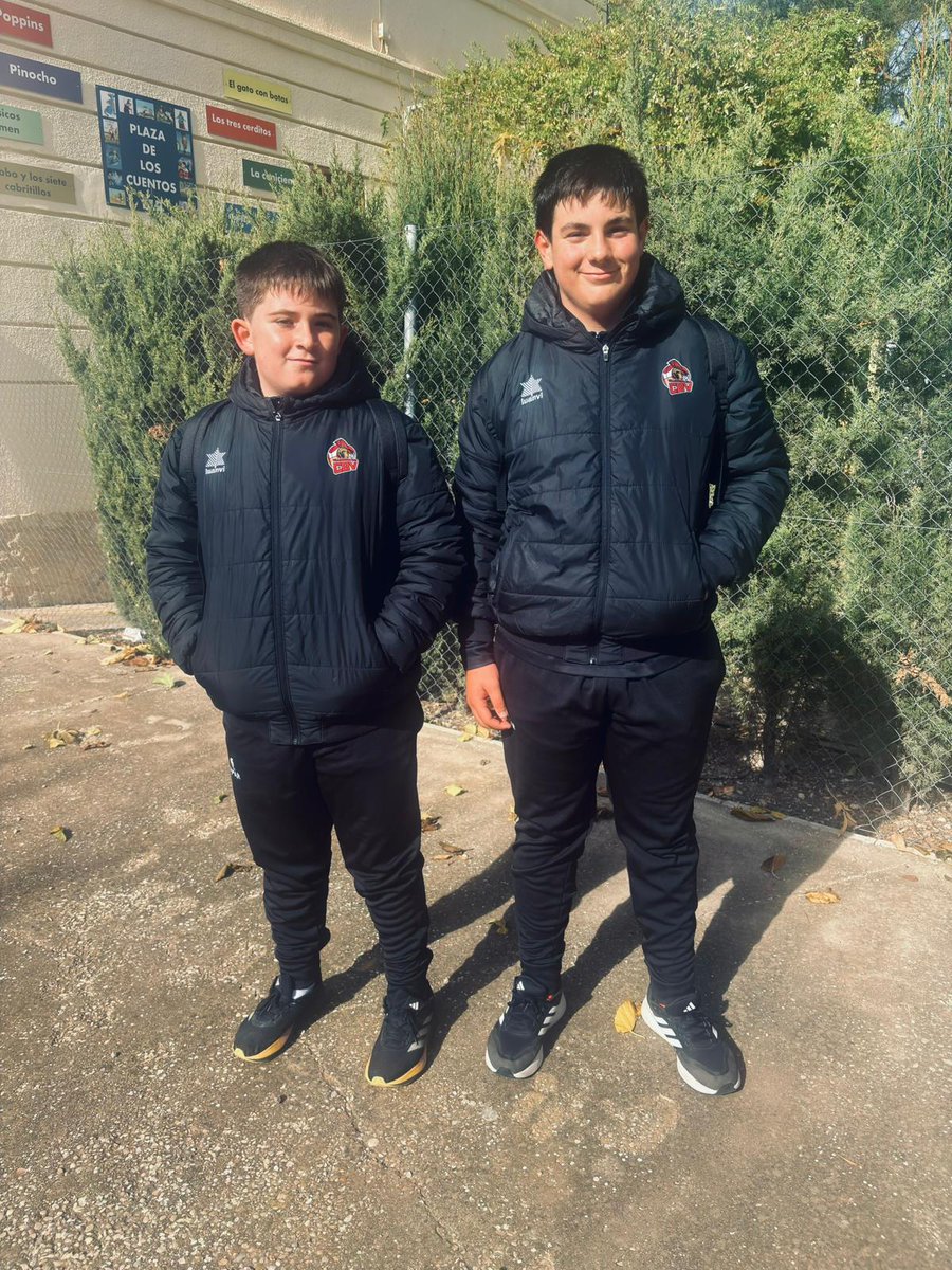 |CANTERA CBV| 
Damos la enhorabuena a nuestras 🗼Twin Towers 🗼, Daniel Sanz y César Molina, por su participación en el proceso de selección alevín provincial, de la que éste último ha entrado en la lista de los 15 definitivos.
A seguir trabajando chicos!!!!
<a href="/VdoDiario/">Miguel Parreño López1</a>