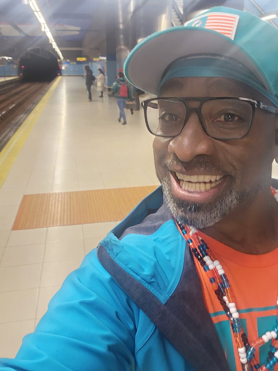 My hat is OFF to the City of Madrid public transportation. The buses are efficient as well as the trains. The Train Stations were incredibly CLEAN. Got turned around on the train but people were extremely helpful and I even met a lady that lived in Miami. 

IMPRESSED!