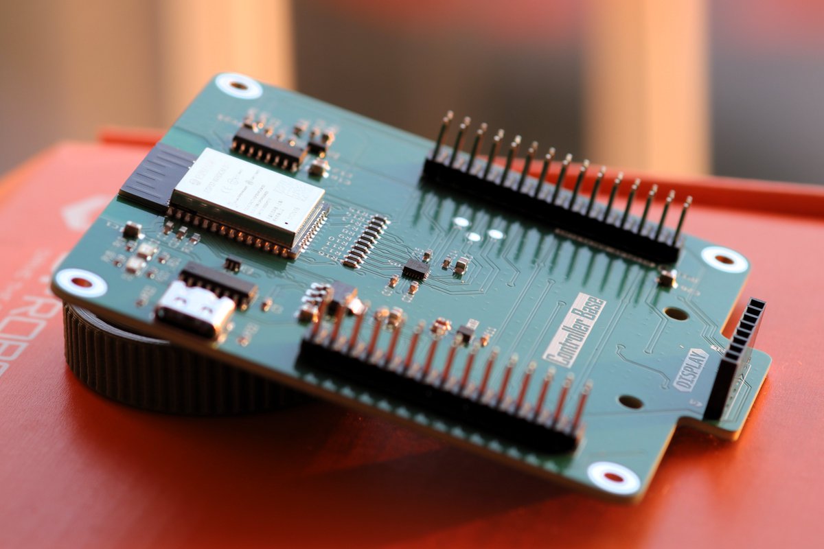 kokensha_tech's tweet image. More close-up shots of this beautiful PCB, assembled by @PCBWayOfficial with support from @SGirl0311 and @zoey46128830   #PCB #KiCad #soldering #PCBA