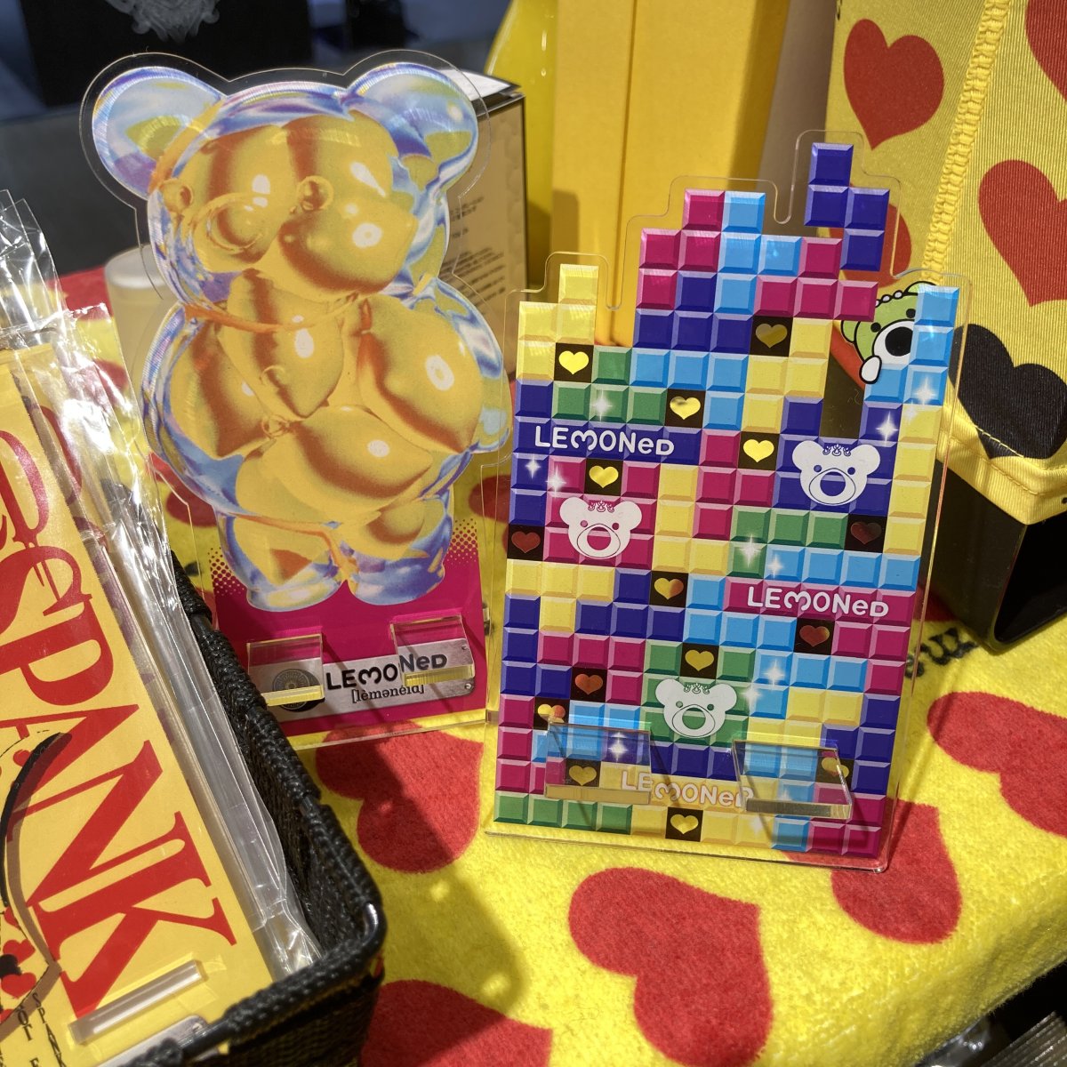 Laforet_H's tweet image. B1F レモネードショップ 充電しながら使えるスマホスタンド☆: スマホスタンドは使いやすさを重視する方が多いと思いますが、レモショのスマホスタンドは可愛さと機能性に優れています！
どんなスマホケースを使用しても立てられますし、なんと言っても充… laforet.ne.jp/news_events/38…