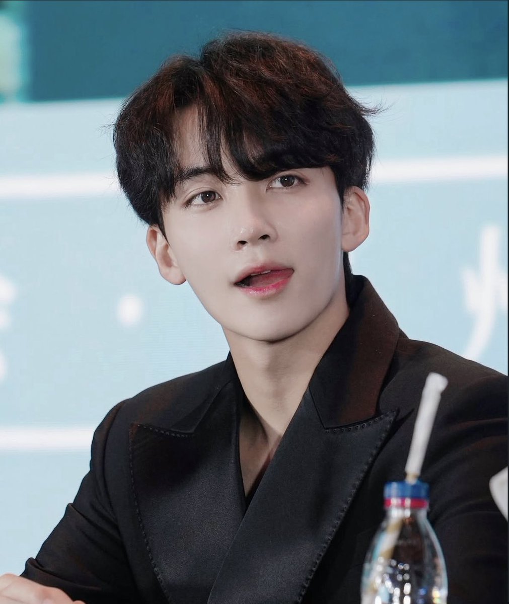 vinquewrites's tweet photo. brat 🔞
— jh x oc filo au

you’re a brat to him even before he became your agency’s assigned esthetician.

“galit na galit ka sa’kin? buntisin na kaya kita, gusto mo? para matahimik kana” he whispered as he kept his unfaltered pace each thrust.

🔗: https://t.co/qi60bBNpF3 https://t.co/Z9LzPxkR6f