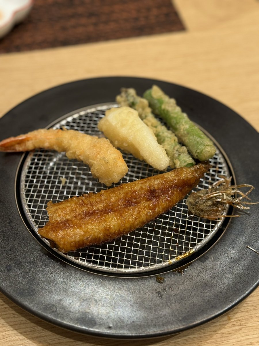 gettingbetter_b's tweet image. 251114
아침. 두유
점약. 연어샐러드
저녁회식. 튀김오마카세
올해의 가장 문제 플젝 성공적 끗 기념!!!
이것을 잘 마무리하는게 나의 역할 중 하나였음