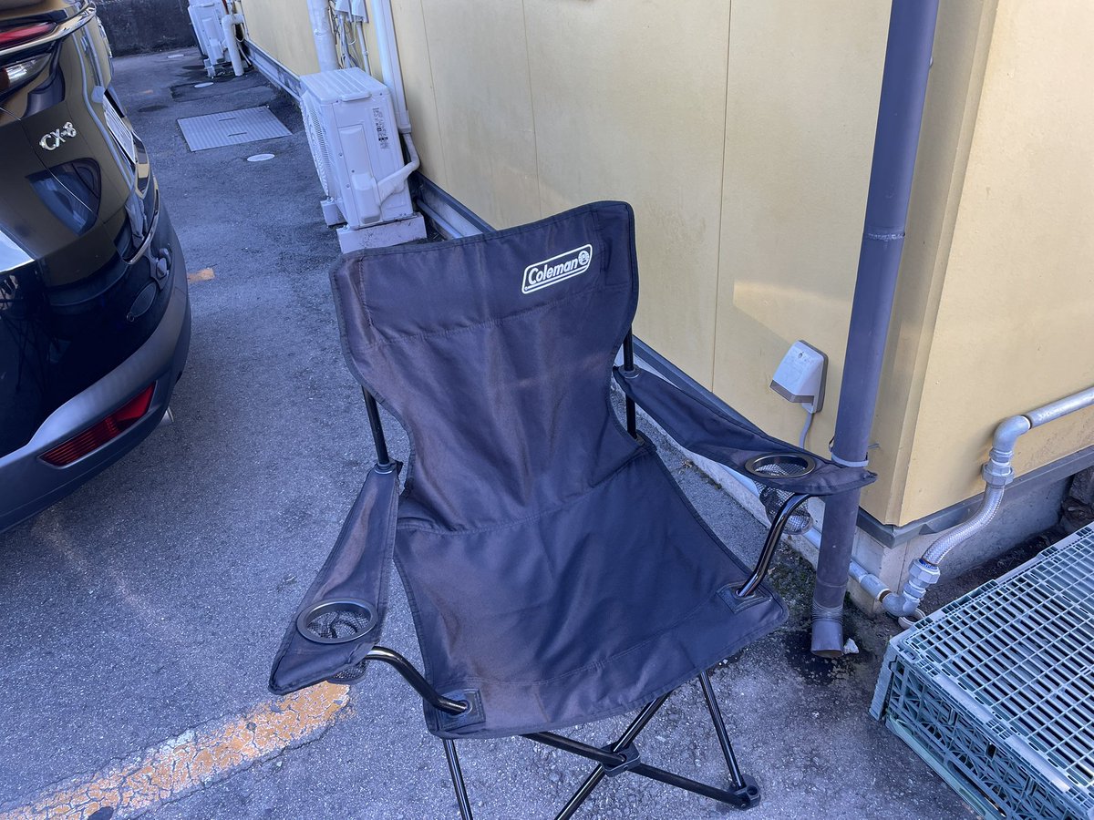 めちゃくちゃ混んでる😂
自前チェア発進