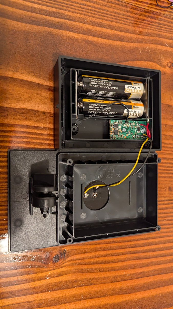 typicalaimster's tweet image. I feel like @digitalspaz over here making Jank&apos;peters for Meshcore.