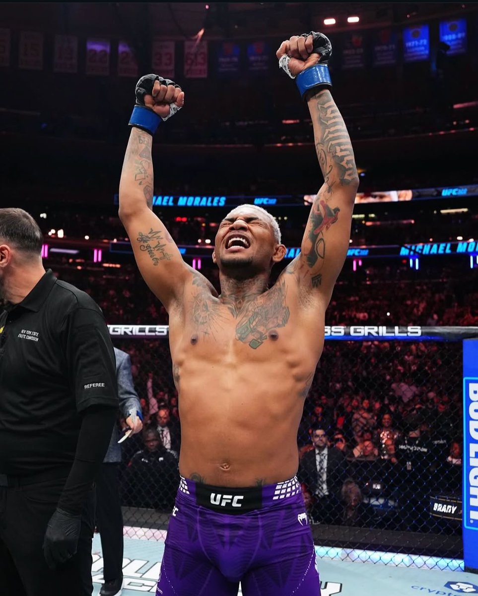 milolimoli's tweet photo. - Le valió verga lo que digan Makachev o Brady
- Lo pusieron a pelear en el MADISON SQUARE GARDEN por una oportunidad al título
- Antes de la pelea se puso a escoger a qué caricatura se DETONARÍA
- Le chifló a Dana White como si fuera su vecino 

MICHAEL MORALES, UN FENÓMENO 🐐 https://t.co/0Vt9Zmjadp