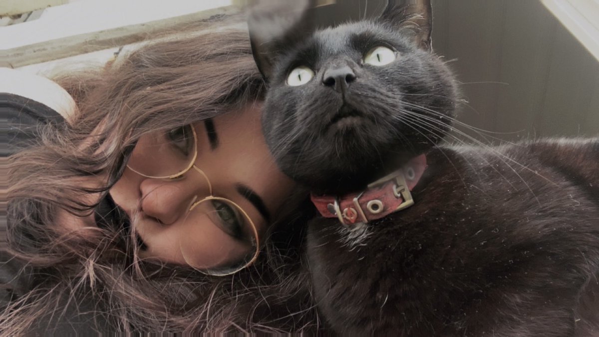 devgloom's tweet image. spooky with love 🖤