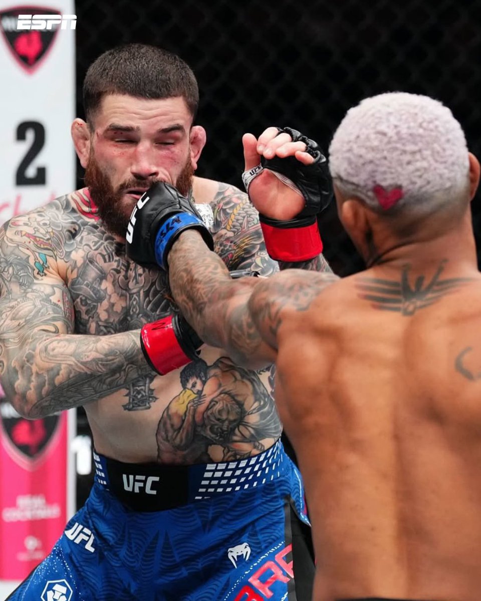 ESPNEcuador's tweet photo. 🔝 🤩 ¡SUEÑA CON SER CAMPEÓN! 

👊 Michael Morales no detiene su crecimiento en la #UFC y venció por nocaut técnico a Sean Brady en uno de los combates estelares de la #UFC322. 

😎 El triunfo elevó su increíble récord a 19 triunfos, sin derrotas y con 14 nocauts.

😉 El ecuatoriano entrará al top 3 de la categoría y se perfila para ser el próximo retador al título de peso welter que, por ahora, está en defensa de Jack Della Maddalena.

📺 #DisneyPlus Plan Premium