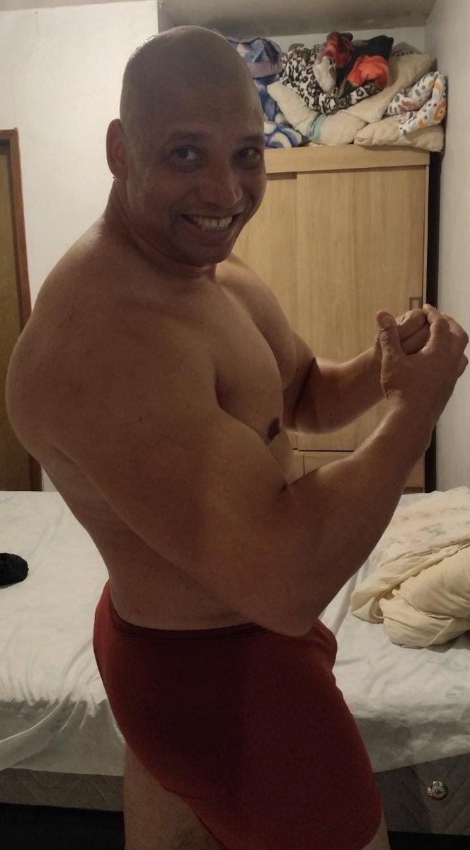 LOBOSTRONG42's tweet photo. OQUE TU QUER TA MOLE 😏 https://t.co/ZppzW4EUyt