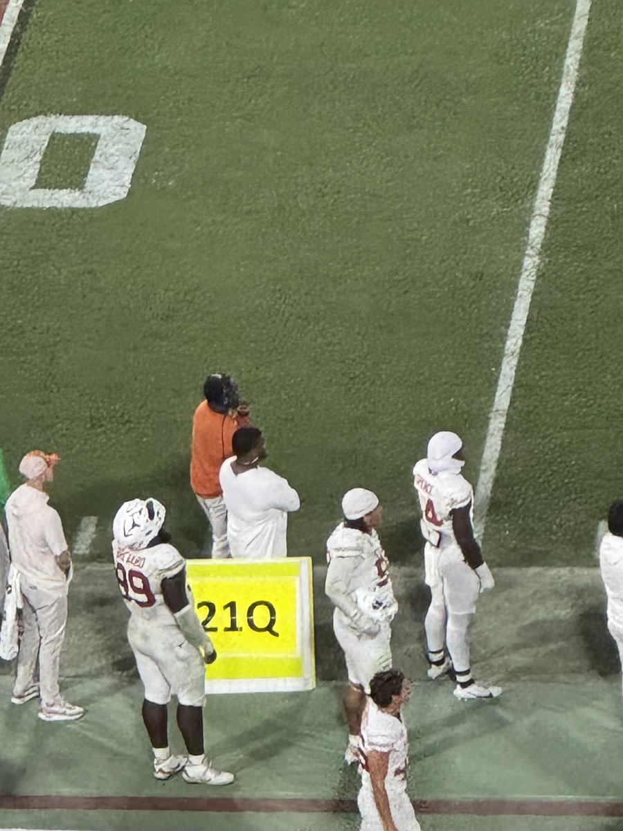 21 questions mention at the uga vs texas game 😛😛 <a href="/waterparks/">WATERPARKS</a> is everywhere