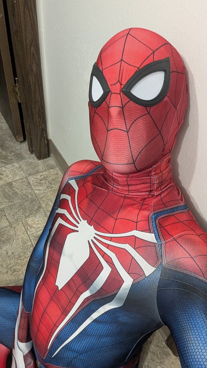 Brokenfox's tweet photo. This Friendly Neighborhood Spider-Man needs a rub down. Who wants to start where?
#SpiderSaturday #SpiderSunday https://t.co/jMYwO4LlT5