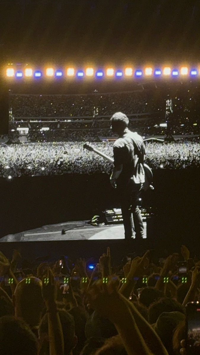 15/11/25 <a href="/NoelGallagher/">Noel Gallagher</a> <a href="/oasis/">Oasis</a>