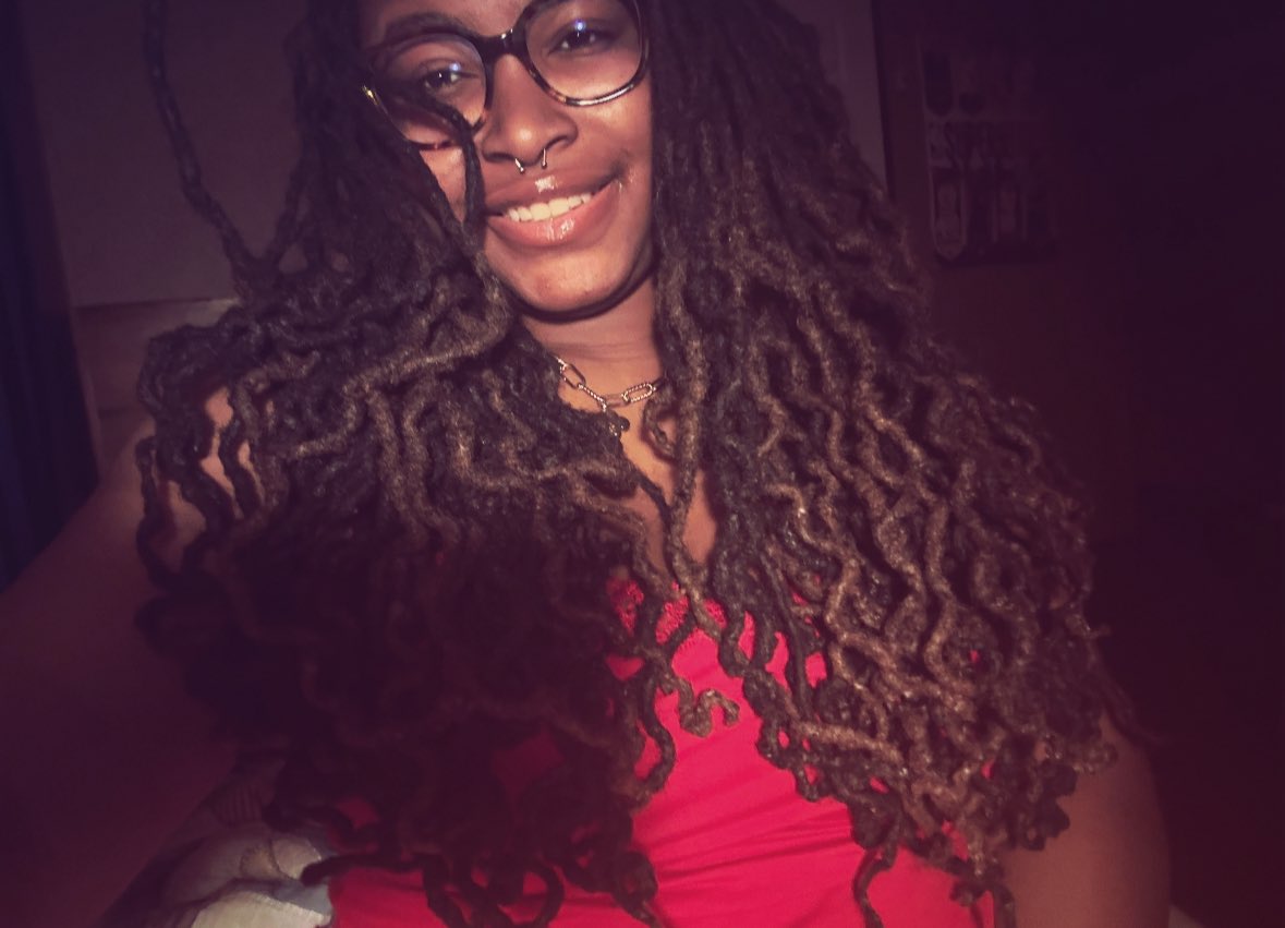 difficultfckers's tweet image. took my hair down and i feel like a lion