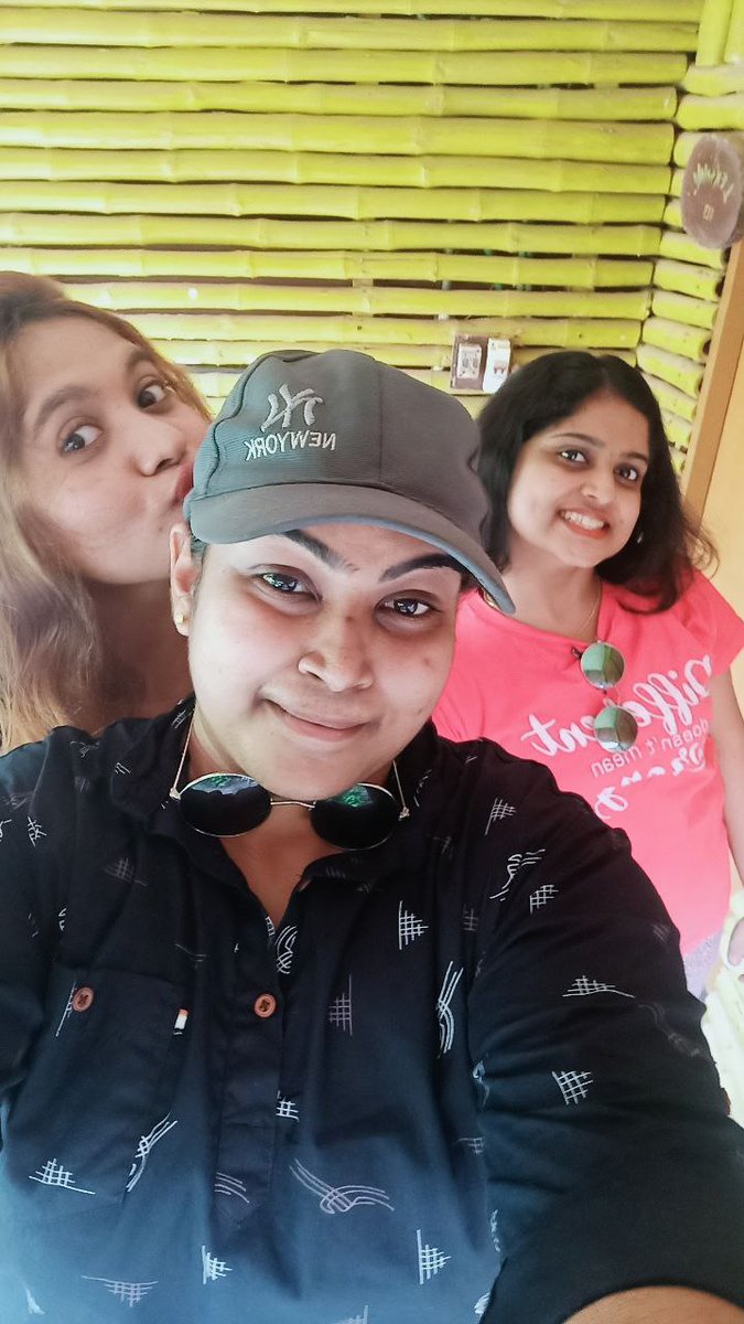 Beach morning 

In involve beach 
Sunrise coffee and these guys 

I am in

Happy Sunday guys