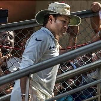 Krish_Sachinist's tweet photo. "Time has flown by rather quickly, but the memories you've left with me.. will always be with forever and ever.. especially SACHINN SACHINN.. these will reverberate in my ears till I stop breathing" @sachin_rt
🙏😭
#MissYouSachin #SRT200 https://t.co/v5Vs1bk5o9