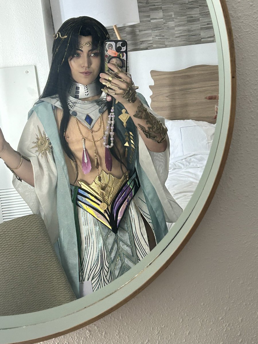 God of Backshots Zayne 🫣 
Love and Deepspace brainrot… but I’m obsessed with making these outfits!