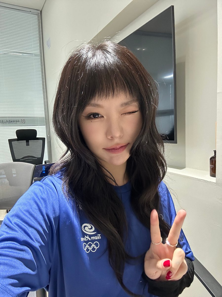 지금 이 얼굴로 이지라토를 말아줫다고요
시기질투시샘어쩌고