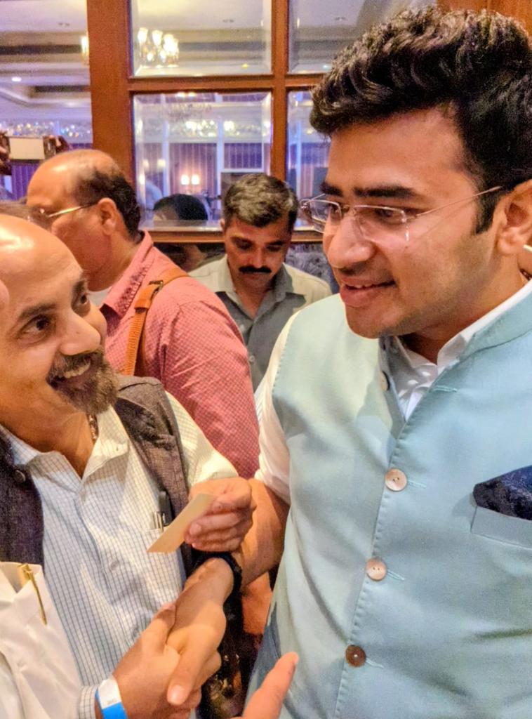 SHEGDE21's tweet photo. @Tejasvi_Surya 💐💐
ಬೆಂಗಳೂರು ದಕ್ಷಿಣ ಸಂಸದರು, ಬಿಜೆಪಿ ಯುವ ಮೋರ್ಚಾ ರಾಷ್ಟ್ರೀಯ ಅಧ್ಯಕ್ಷರೂ ಆದ  ಅವರಿಗೆ ಹುಟ್ಟುಹಬ್ಬದ ಶುಭಾಶಯಗಳು...🎂
ಇನ್ನೂ ಹೆಚ್ಚಿನ ಜನಸೇವೆ ಮಾಡಲು ದೇವರು ಆಯುಷ್ಯ, ಆರೋಗ್ಯ ಕರುಣಿಸಲಿ ಎಂದು ಹಾರೈಸುತ್ತೇನೆ.🙏
🕉 God Bless you..🤝🙏🎉 🎂🍫🍹 🎉 https://t.co/8zMfQY2jFi