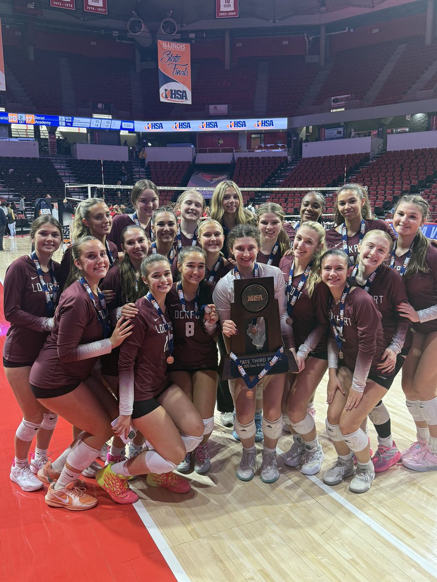 LTHS_Volleyball's tweet image. These girls are truly leaving a legacy after another historical season for LPVB!! Back to back Class 4A 3rd Place finishes and the title of top public school in the state. Way to make Lockport proud girls!! @LTHSBoosters1 @lthsathletics @IVCAcoaches @illprepvb @ltownporters