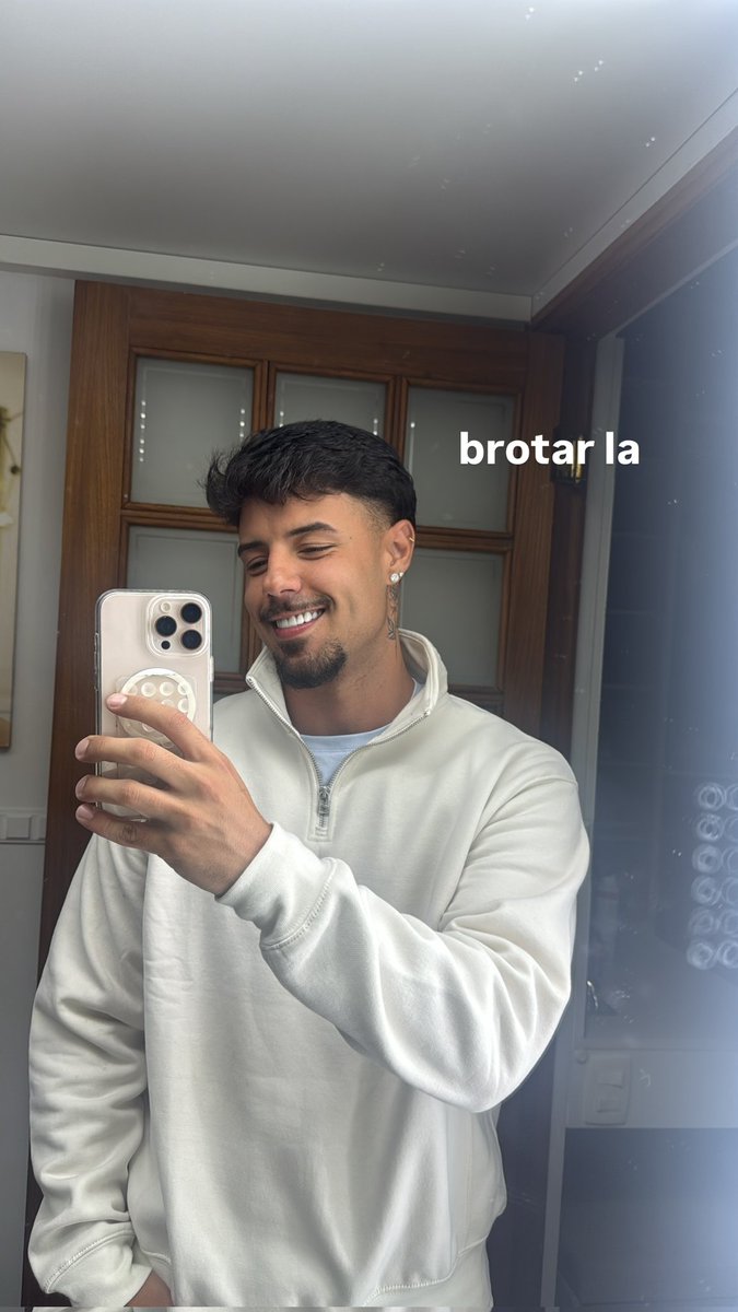 cpedroavelar's tweet photo. 📱| Pedro via story https://t.co/IxEAI3i9Ik