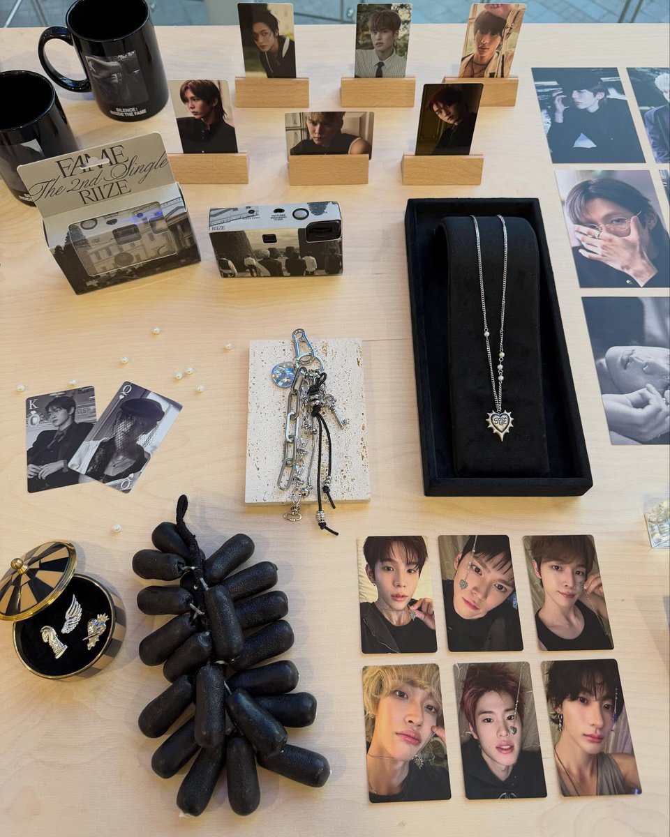 feelso9oods's tweet image. ทุกคนนน ลูกค้า dm มาเยอะมากกตอบไม่ทัน 55555555

ตุ๊กตาน้องสีดำ
น้ำหอม
สร้อยคอ
คีริง
กล้องฟิล์ม
เซ็ตแก้ว

ทั้งหมดในรูปเป็น md ไลน์อัพ2 น้า
ซึ่งกู๊ดจองรอบเข้าไว้เรียบร้อยแล้วทุกวันนะคะ ตอนนี้รายละเอียดยังไม่ออกเพิ่มแต่กู๊ดรับแน่นอน ขอบคุณทุกๆคนที่ทักมาสนใจซื้อ

ฝากรอด้วยน้าาา🫶🏻🫶🏻