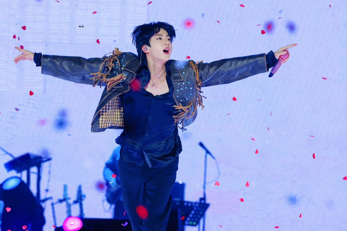 ALittleBraver92's tweet image. 💜 너무 예쁘다 💜