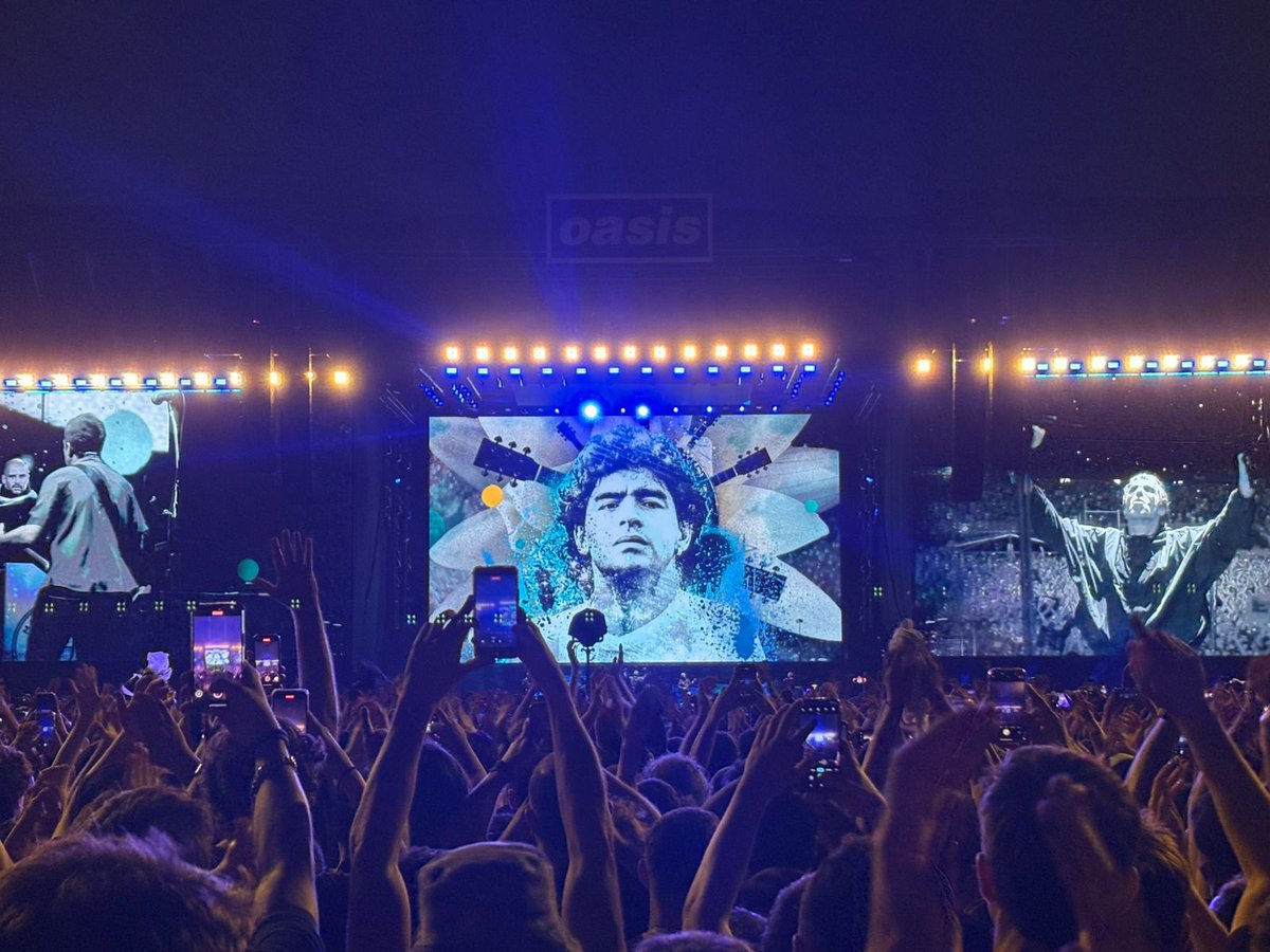 Todo en su lugar <a href="/liamgallagher/">Liam Gallagher</a> BIBLICAL DIEGO ARMANDO MARADONA