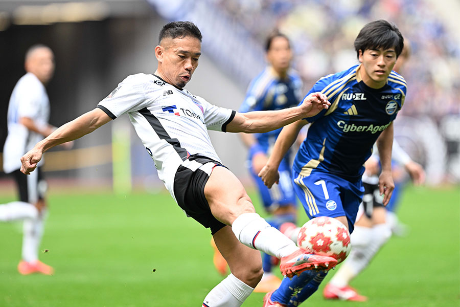 zonewebofficial's tweet photo. 町田とFC東京の
天皇杯準決勝🏆

22日の決勝に進むのは
どちらのチームだ🔥

📷：徳原隆元

#FCMZ #fctokyo #天皇杯 https://t.co/sWNlgkpuyh