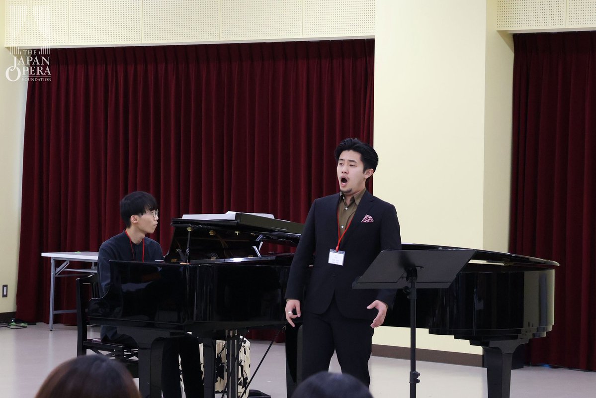 エルネスト・パラシオ氏とカルメン・サントーロ氏による公開レッスンを行いました👑

11月18日(火)はマスタークラス受講生による披露演奏会が行われます！
この演奏会では、来年度のアカデミアへ推薦する歌手の選出を行います。
若きスター誕生の瞬間にぜひお立ち合いください✨

#マスタークラス