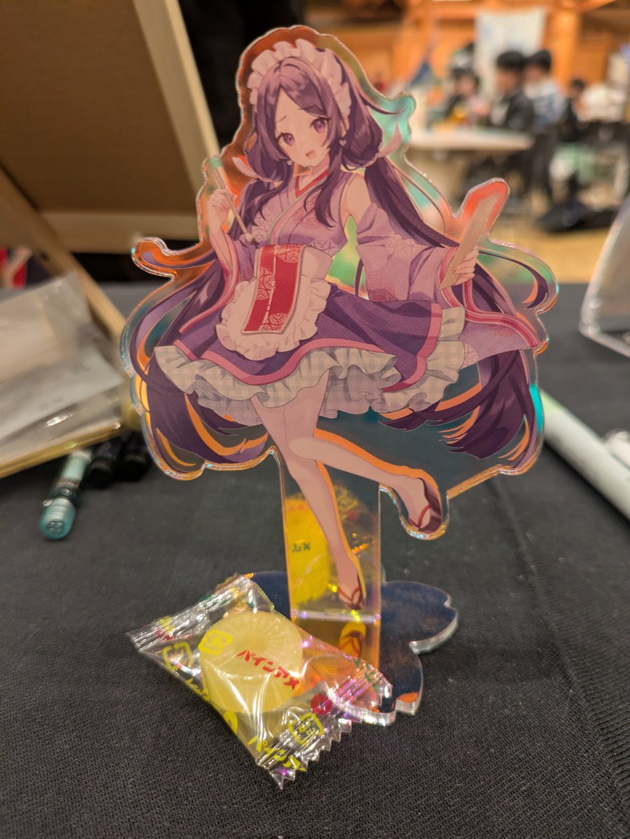 もえ公先生の式部ちゃんアクスタめちゃめちゃ可愛い☺️
がーでんえふ運営さんからの差し入れでいただいた飴がパインアメなの芸術点高すぎる。