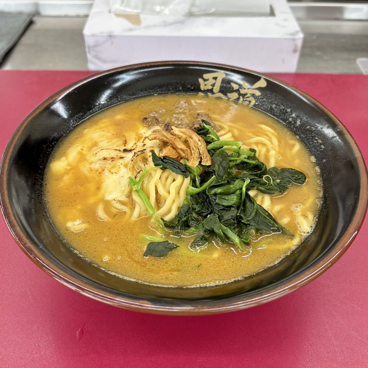 kazawax's tweet photo. #tokyoramenrally 横浜家系ラーメン 思道 スクワッシュラーメン チーズで彩る南瓜豚骨ポタージュ。カボチャ味なのでほうとうっぽい味を予想したが、豚骨ベースのカボチャ風味と言ったところ。焼きチーズが美味でマシマシにしたいくらいでした。#SSRMS https://t.co/BFjuDxa5NM