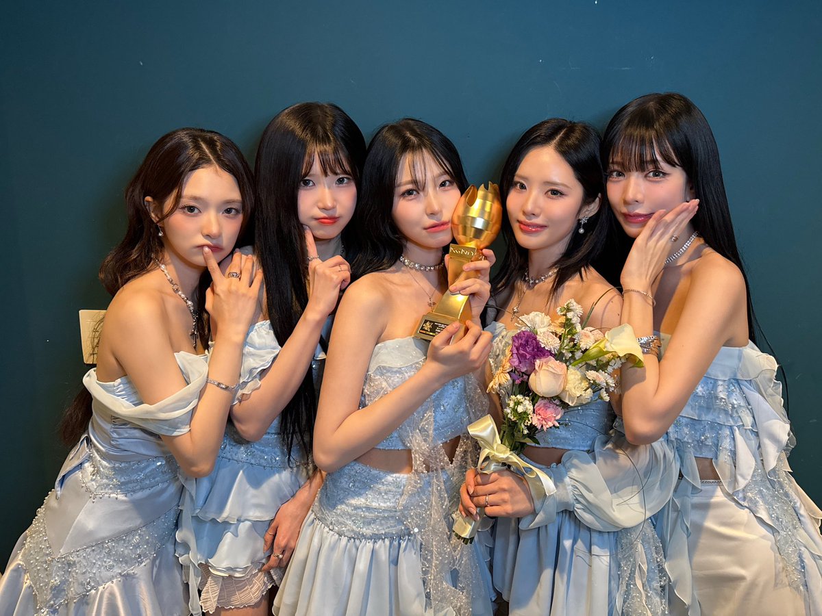 ASNDLABEL's tweet image. [#NEWS]
프로미스나인, ‘2025 KGMA’서 베스트 뮤직상 영예... “팬 사랑에 보답하겠다”

🔗 naver.me/5b0716Fb

#프로미스나인 #fromis_9