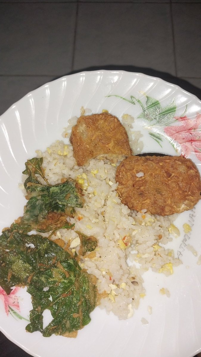 halolyssa's tweet image. nikmatnyooo