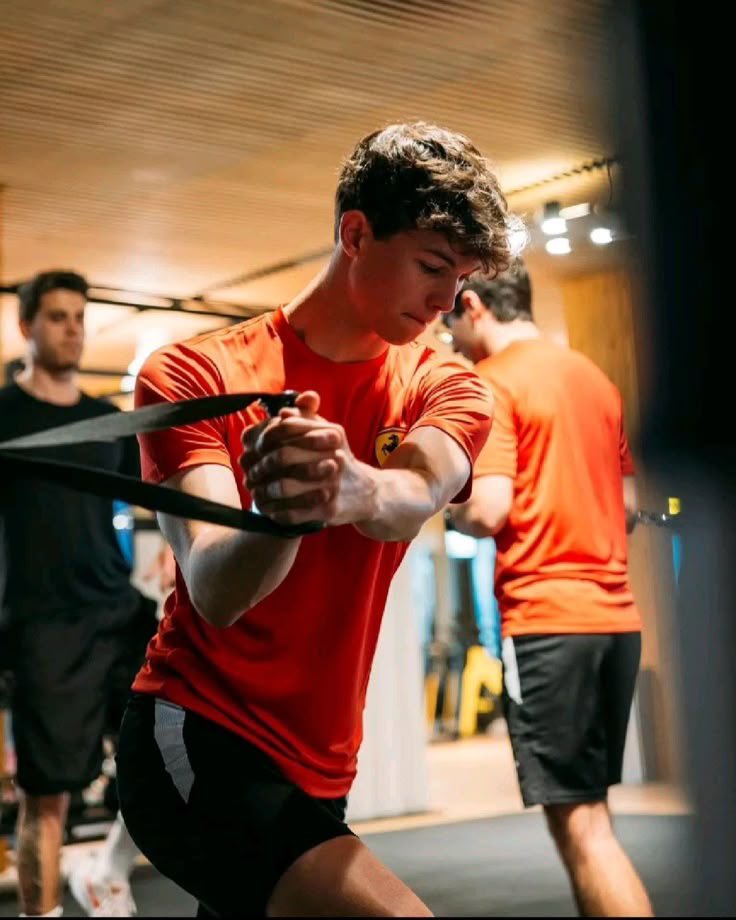 크하하 (@ollieferrariho) on Twitter photo 