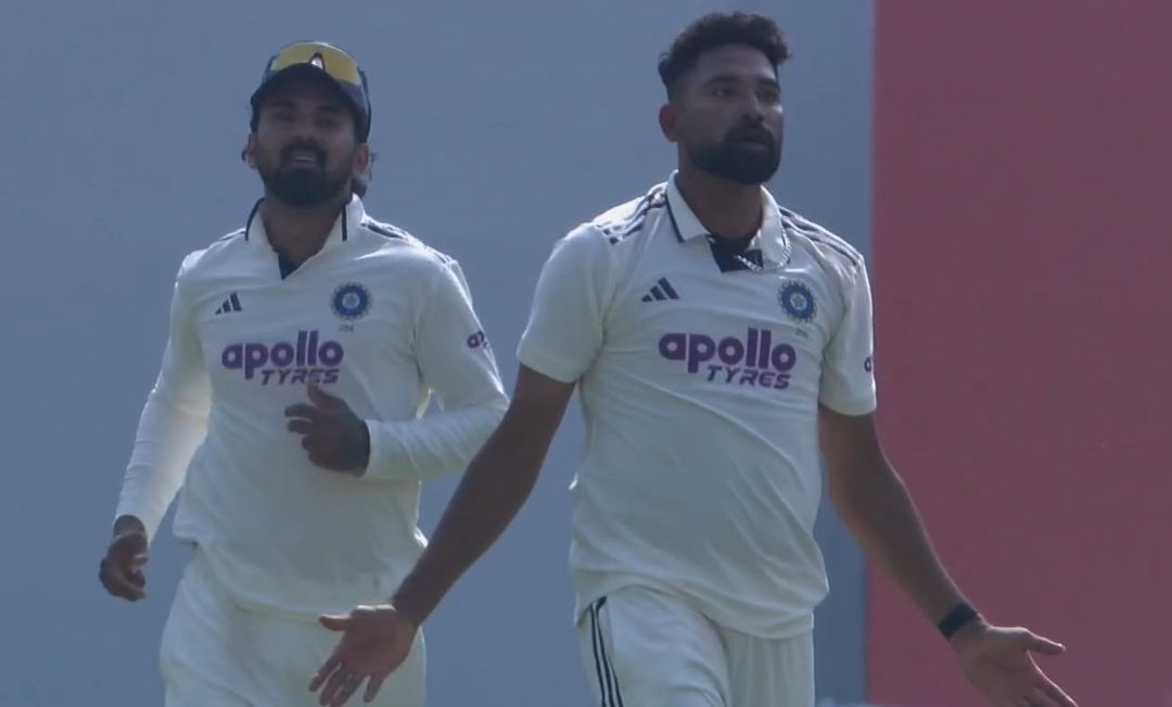 Saabir_Saabu01's tweet image. This is simply brilliant from Mohammed Siraj:

0 1 W 0 0 W - 2 wickets in an over to close things 🔥

DSP Siraj brought India into the game when the game started to drift down. 🫡

Well done, Mohammed Siraj 👏👏

#MohammedSiraj #INDvSA #INDvsSA