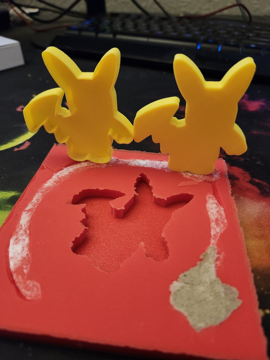 Making silly Pikachu charm/Keychain tests... 👀